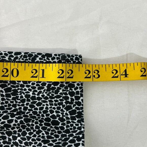 Nike Dri-Fit Black White Leopard Print Crop Running Leggings M Pants - Picture 11 of 11